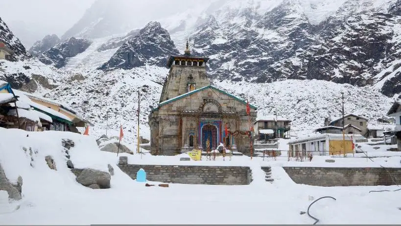 Two inches of snow accumulated in Kedarnath
